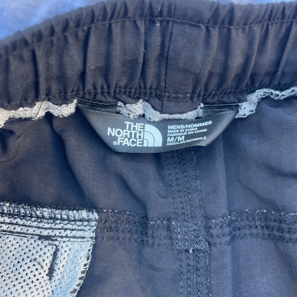 North Face Shorts - Picture 4 of 5
